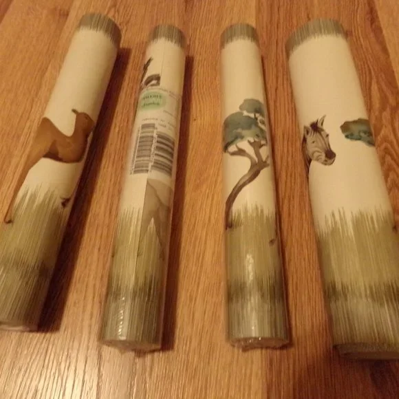 African Safari Animals Tiger Elephant Giraffe Green Grass Cream Wallpaper Border - Picture 2 of 15